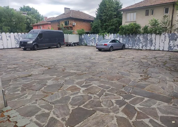 Hotel кианти Kyrdżali