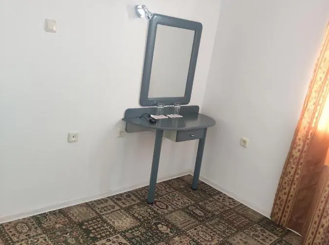 Hotel кианти Kyrdżali